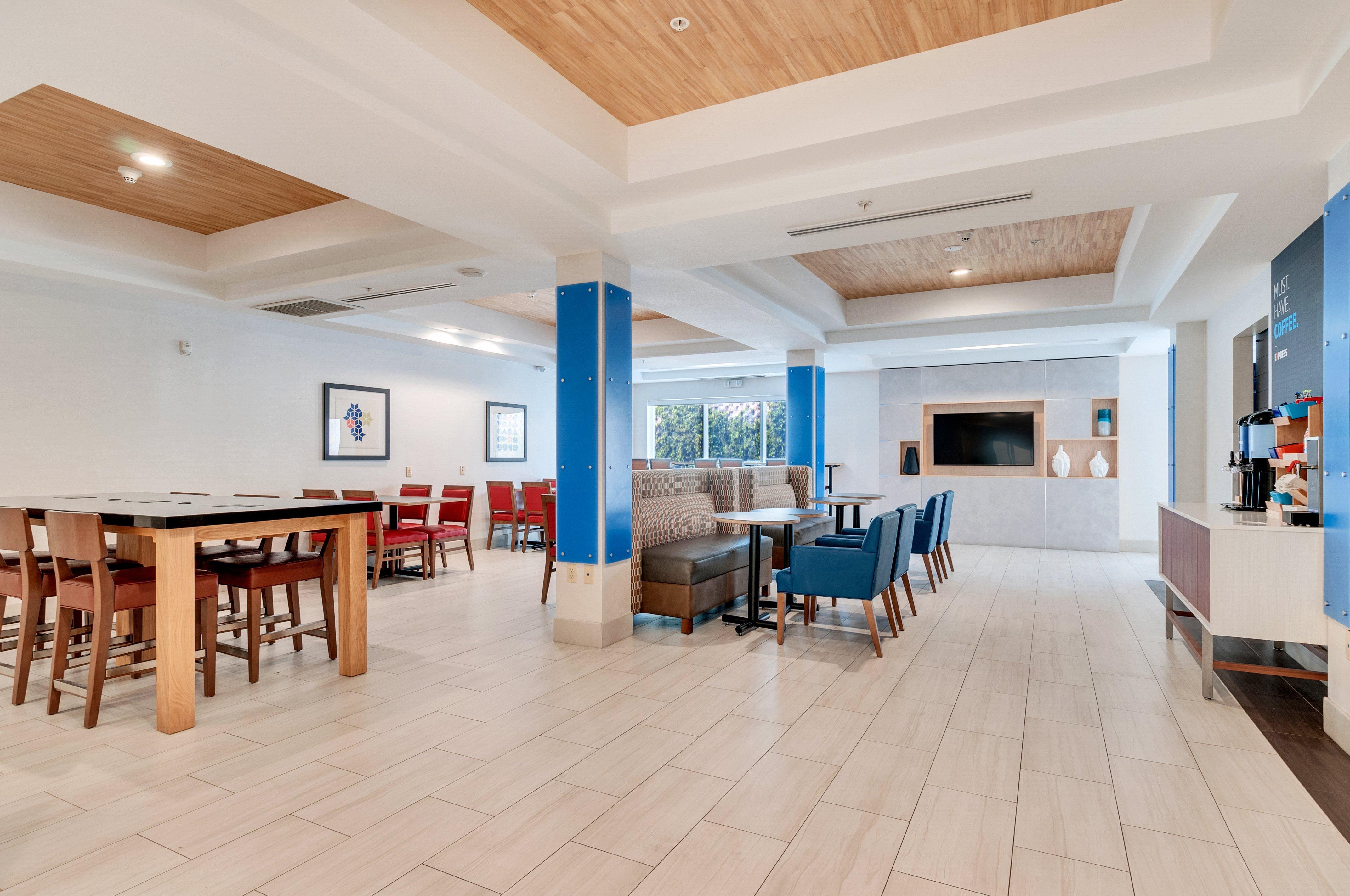 Holiday Inn Express Hotel & Suites Lake Elsinore By Ihg Buitenkant foto