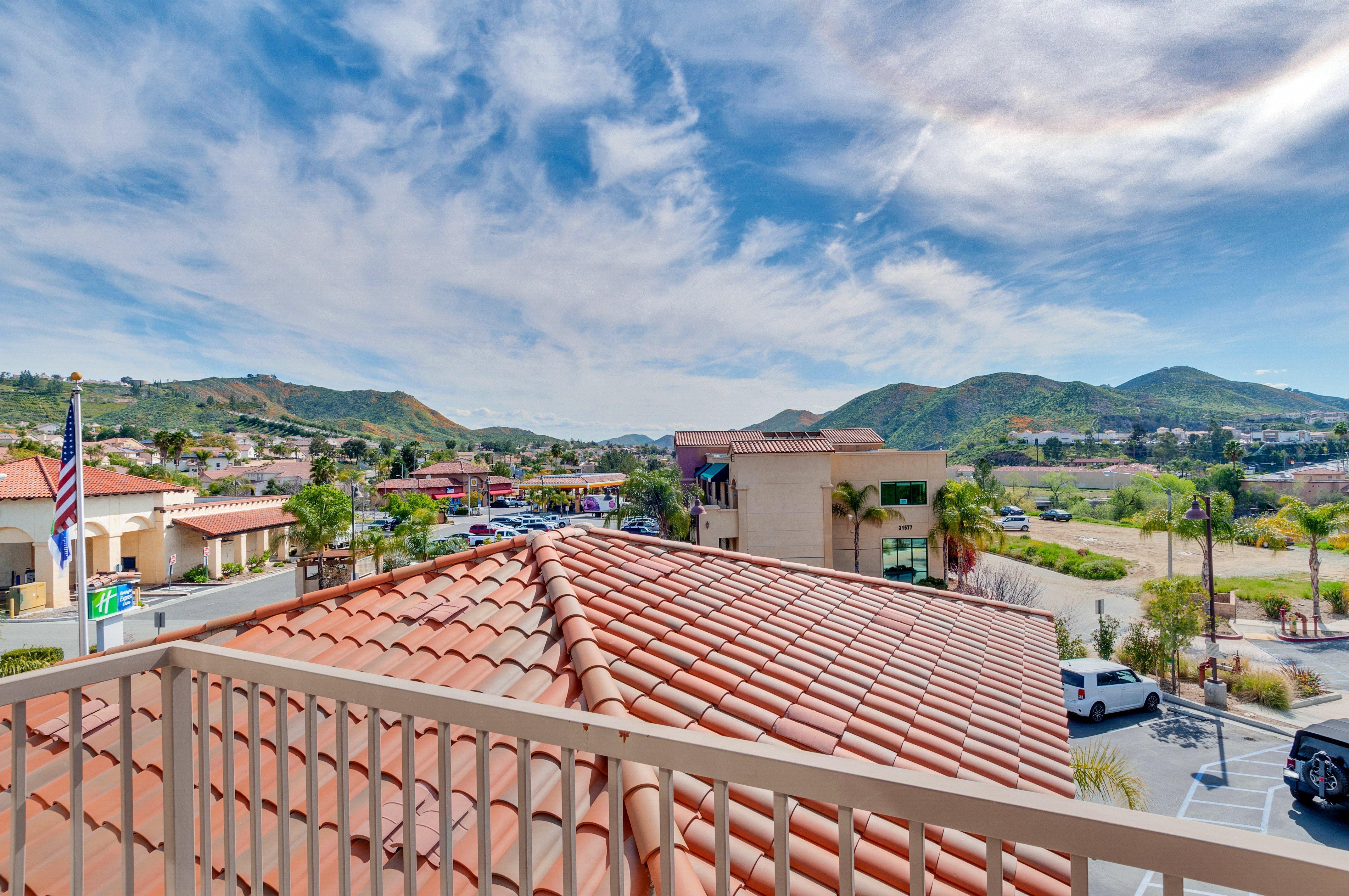 Holiday Inn Express Hotel & Suites Lake Elsinore By Ihg Buitenkant foto