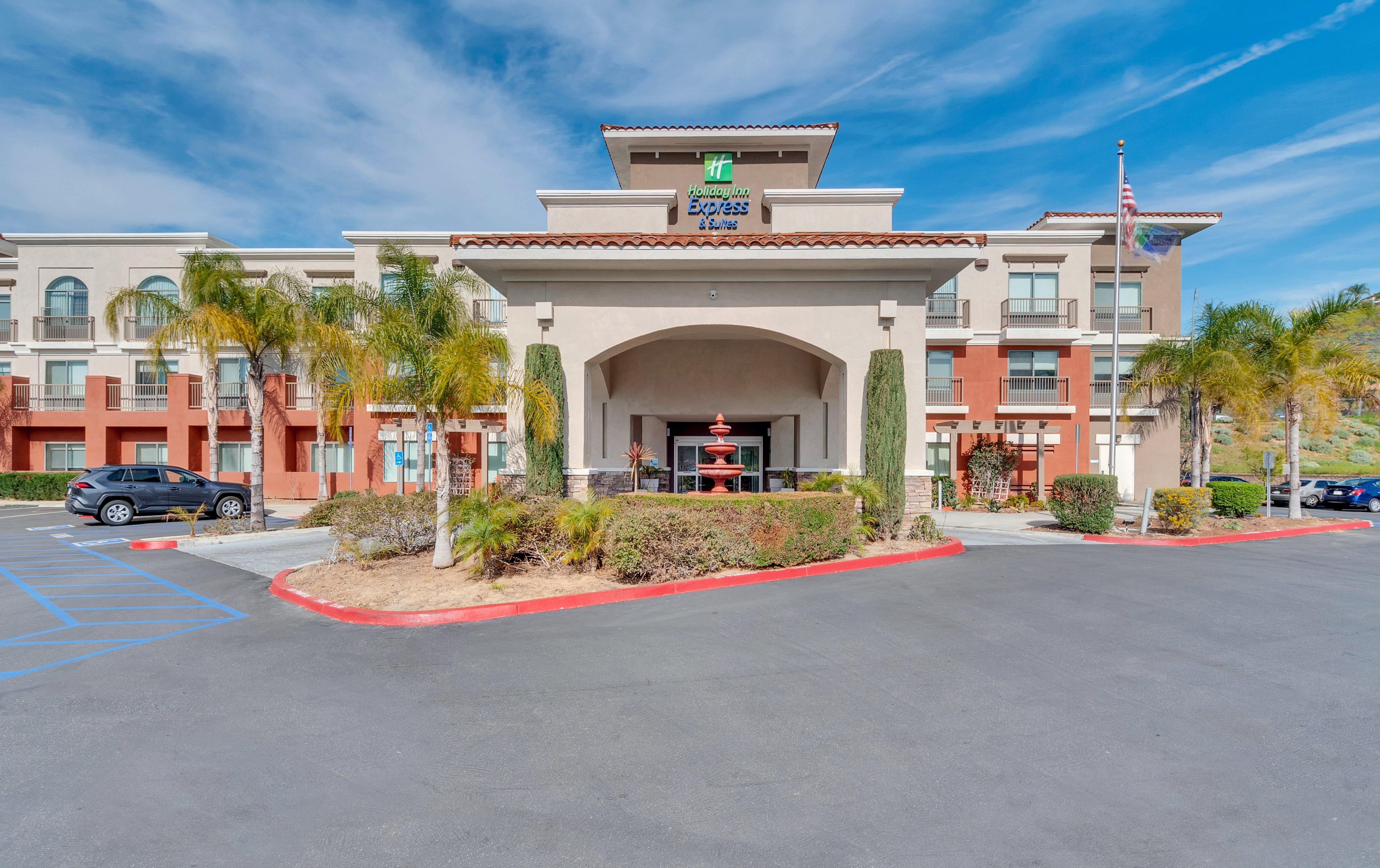 Holiday Inn Express Hotel & Suites Lake Elsinore By Ihg Buitenkant foto