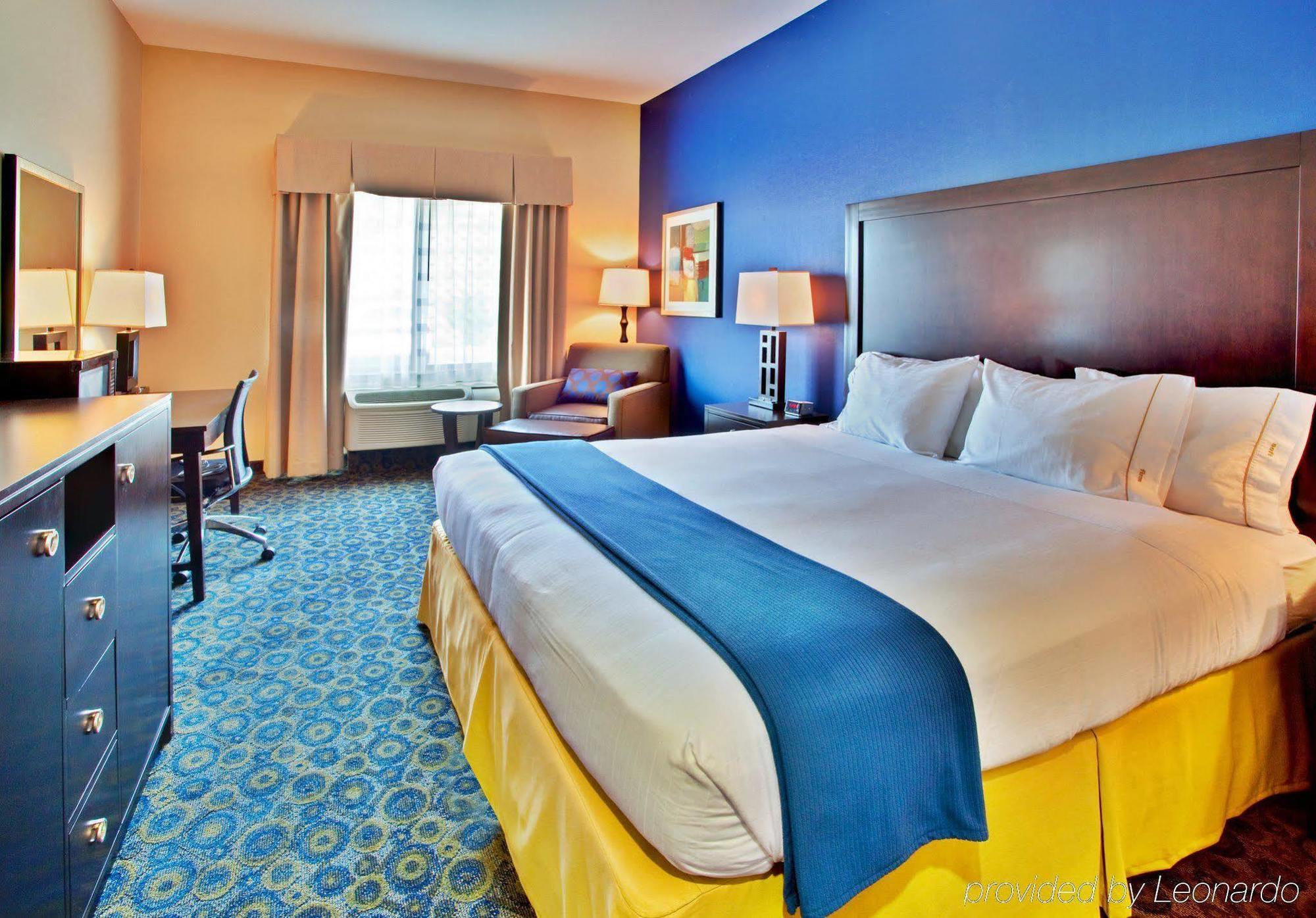 Holiday Inn Express Hotel & Suites Lake Elsinore By Ihg Buitenkant foto