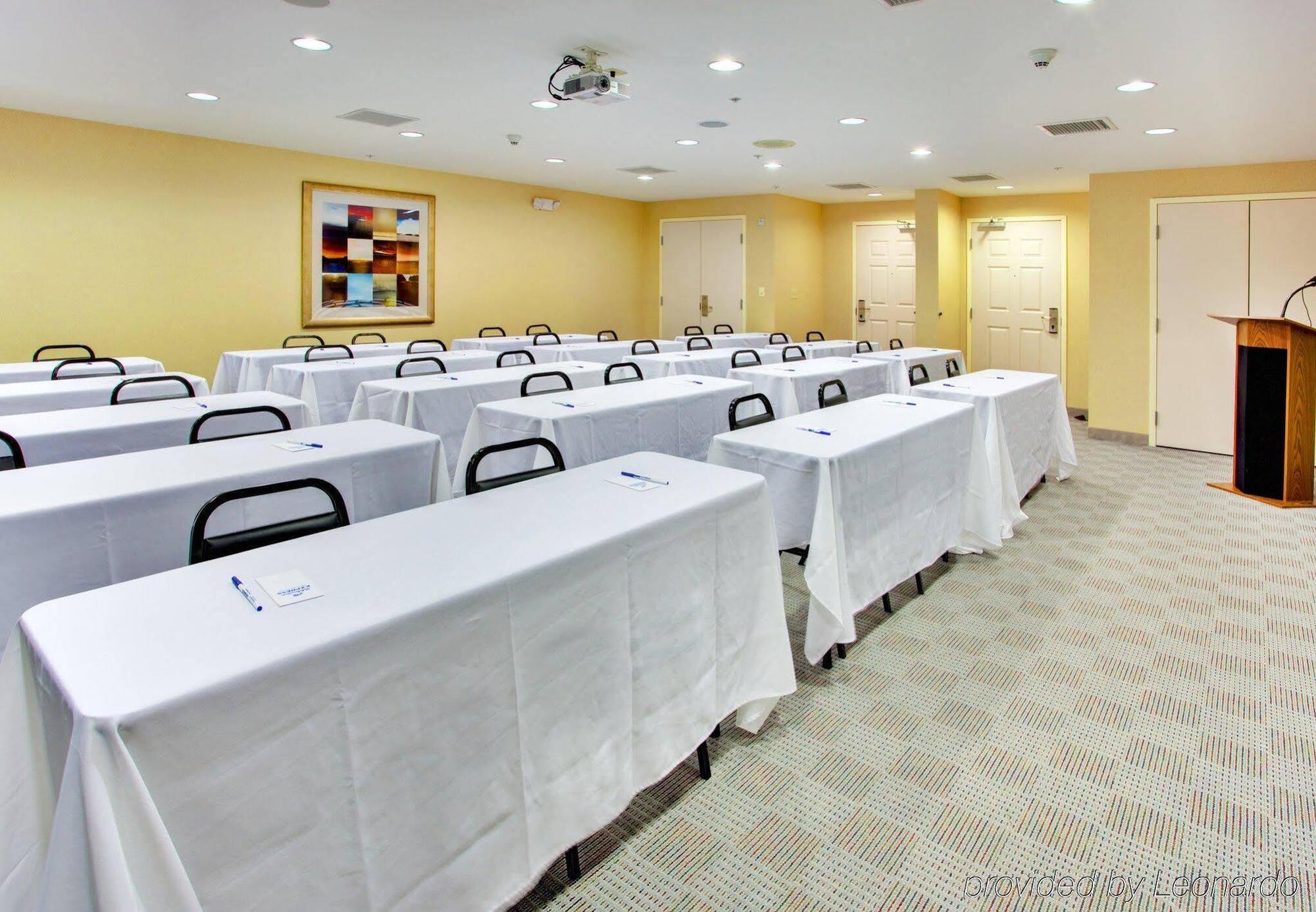 Holiday Inn Express Hotel & Suites Lake Elsinore By Ihg Buitenkant foto